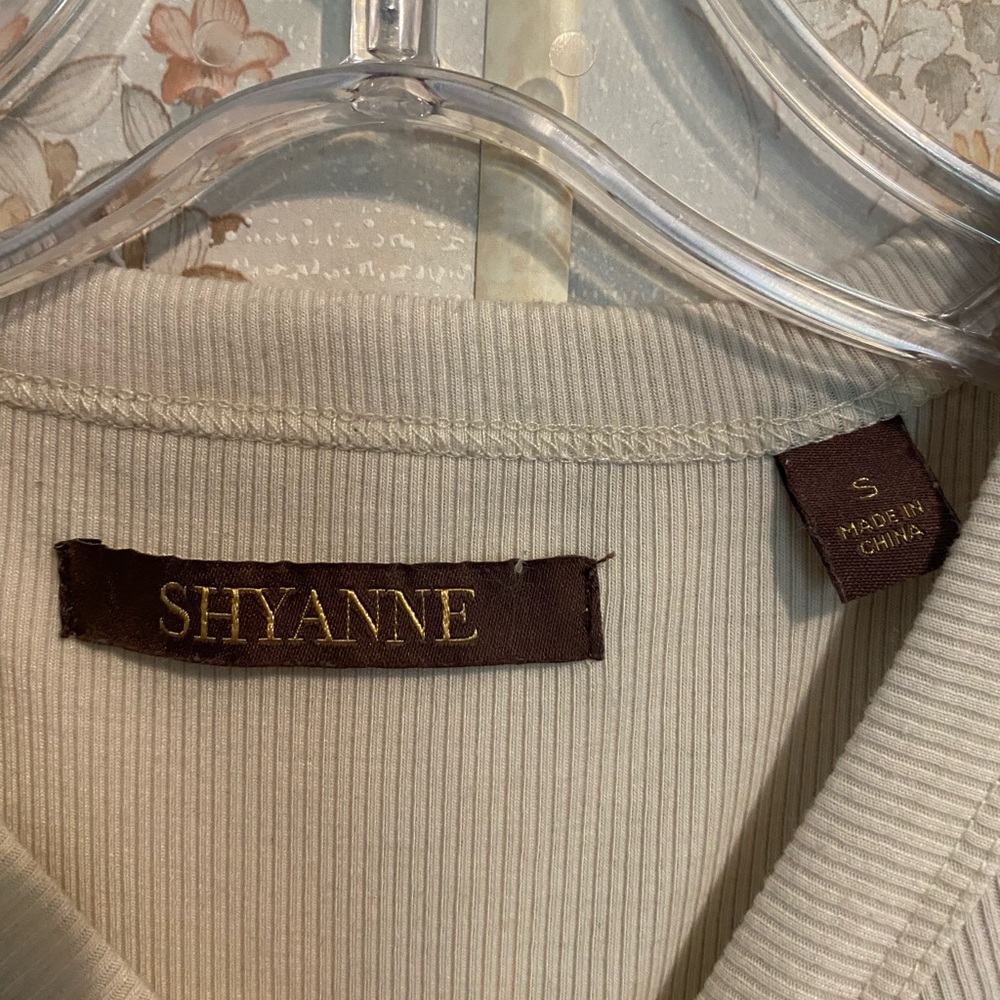 Shyanne Ribbed Knit Top - Picture 4 of 4